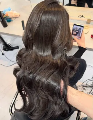 ロング カラー 髪質改善/縮毛矯正/ ブリーチなしカラーのヘアスタイル