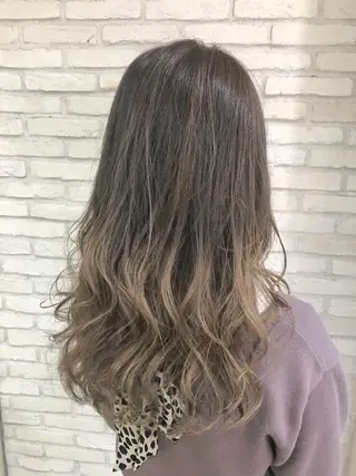 ロング カラー 大平 美沙のヘアスタイル