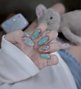 ネイル いちごちゃん Aureaのネイルデザイン