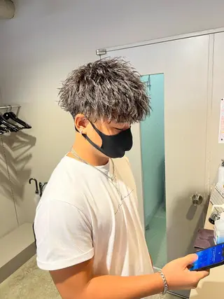 ショート カラー パーマ メンズ メンズパーマ特化 TAIGAのヘアスタイル