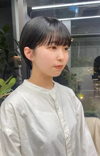 ショート 似合わせレイヤー、 透けカラー/杉本花のヘアスタイル