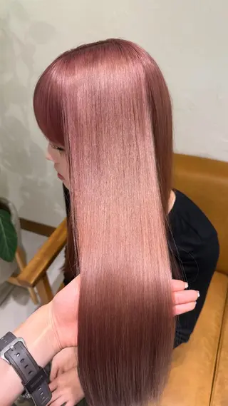 カラー 💠艶髪うるうる🫧 髪質改善ストレートのヘアスタイル