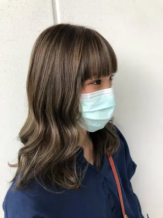 セミロング 高梨 里穂のヘアスタイル