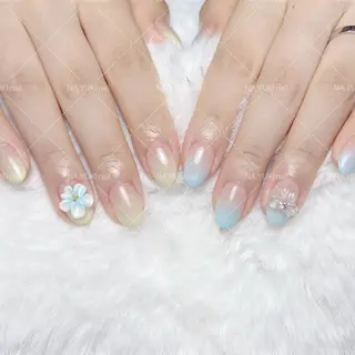 ネイル Queenie 🦋のネイルデザイン