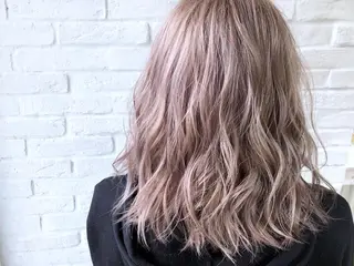 ミディアム カラー ヘアアレンジ 小松 郁斗のヘアスタイル