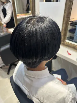 カラー 伊藤 杏のヘアスタイル