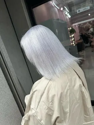 セミロング カラー ブリーチ特化🌈 MANATOのヘアスタイル