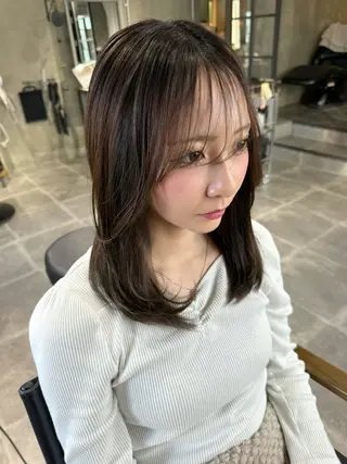 ミディアム 佐伯 桃のヘアスタイル