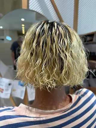 ミディアム カラー パーマ メンズ特化西村 雄太のヘアスタイル