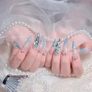 ネイル Lyna 池袋 ロングネイルのネイルデザイン