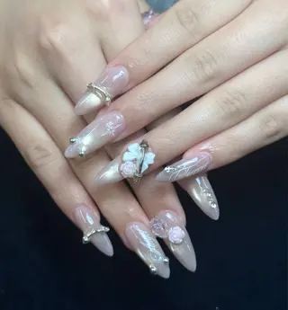 ネイル Iconic Nailのネイルデザイン
