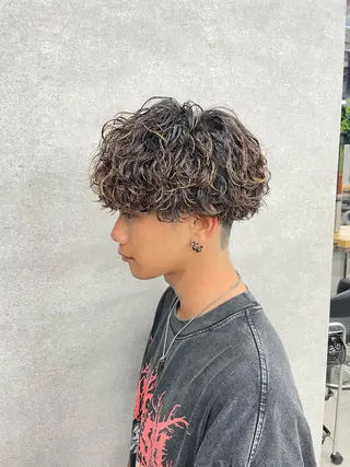 ショート カラー パーマ ヘアアレンジ メンズ スパイキー/フェザー /波巻き/かいとのヘアスタイル
