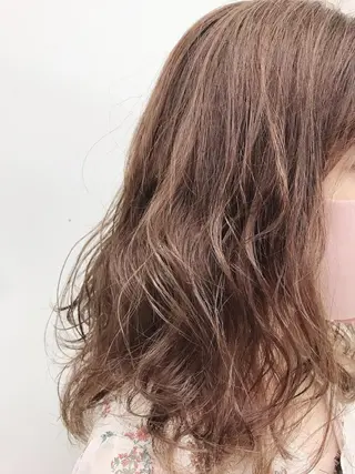 ミディアム パーマ 野々村 麻由のヘアスタイル