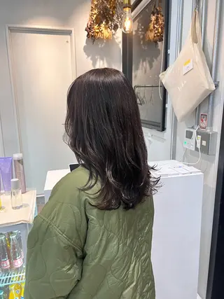 ミディアム カラー 松坂 真衣のヘアスタイル