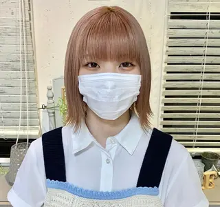 ショート ハイトーン🤍 古江 実夢のヘアスタイル