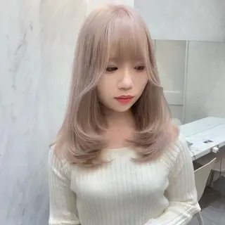 ミディアム カラー Lond Le'a /ハイトーンカラーのヘアスタイル
