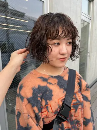 ミディアム パーマ 佐伯 和佳のヘアスタイル