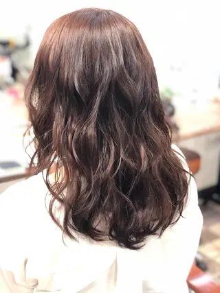 ミディアム 長岡 有里のヘアスタイル