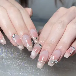 ネイル Queens テイのネイルデザイン