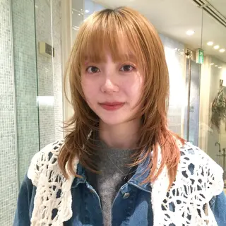 ミディアム 栄/レイヤーカット/ ベージュカラー/モモのヘアスタイル