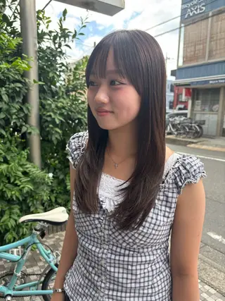 セミロング 宇留間 涼香のヘアスタイル