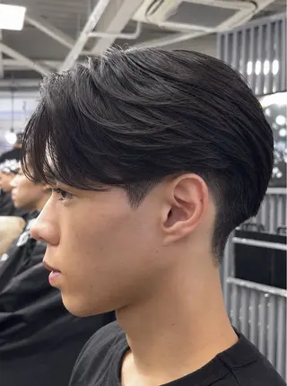 パーマ メンズ 梅田/センターパート 山下学偉のヘアスタイル