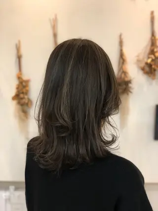 ミディアム カラー 似合わせカットカラー 🌿つじおかるみのヘアスタイル