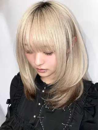 ミディアム 深澤 帆乃のヘアスタイル