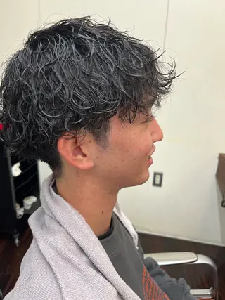 ショート パーマ メンズ 三好 汰一のヘアスタイル