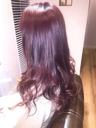 ロング カラー ツキダテ ユイのヘアスタイル