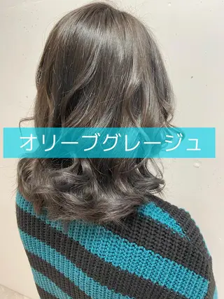 ミディアム カラー ウルフカット レイヤーカット上柿のヘアスタイル