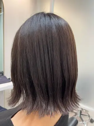 ミディアム カラー 比嘉 黎花のヘアスタイル