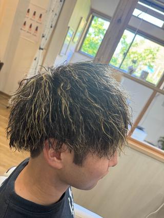 ショート カラー パーマ 崎口 幸人のヘアスタイル