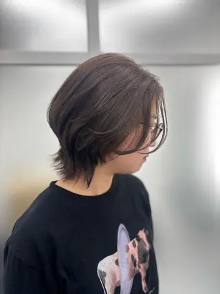 ショート カラー 髪質改善🫧艶カラー 🫧💙佐藤真優のヘアスタイル