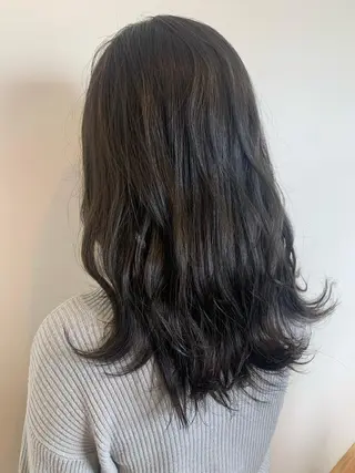 セミロング 柔らかな縮毛矯正 透明感カラー💫のヘアスタイル