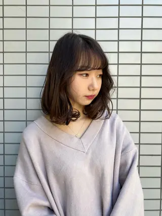 ミディアム 亀井 美里のヘアスタイル
