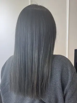 カラー 江坂 misaki のヘアスタイル