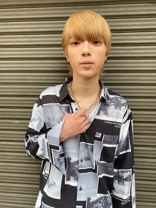 ショート カラー パーマ メンズ ブリーチカラー特化 U-topia小島のヘアスタイル