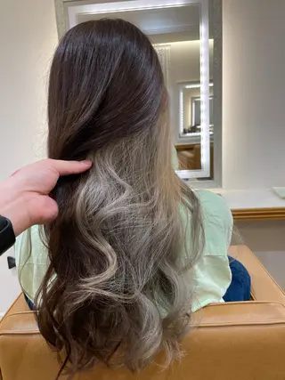 セミロング ブリーチ毛矯正.髪質 改善.髪にドラマをのヘアスタイル