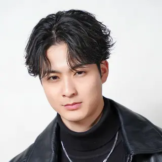 ショート カラー パーマ メンズ 🔥メンズ極🔥韓国 シャドウ/波巻き柿崎のヘアスタイル