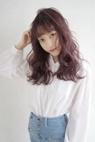 セミロング カラー ハイトーンブリーチ 土坂　由志【京都】のヘアスタイル
