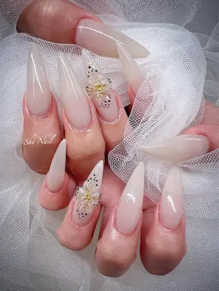 ネイル ISA_ BELLAのネイルデザイン