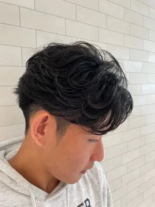 メンズ 女性モデル募集中‼️ メンズパーマ片岡優介のヘアスタイル