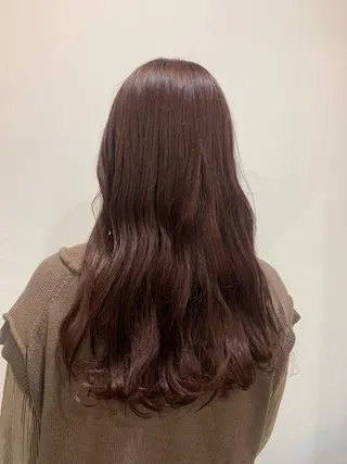 ロング om's poka 伊藤百花のヘアスタイル