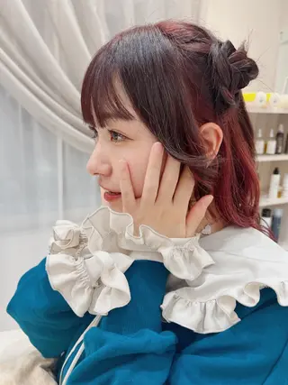 セミロング mayu🤍 透明感カラーのヘアスタイル