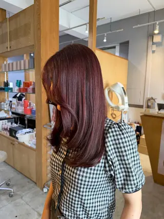 ミディアム miloc MOMOKAのヘアスタイル