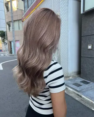 セミロング カラー ブリーチ 透明感HIDEのヘアスタイル
