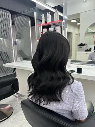 セミロング カラー 抜け感レイヤー︴ ニュアンスカラーのヘアスタイル