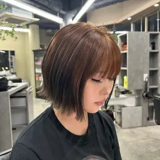 ショート カラー ESQUISSE リコのヘアスタイル