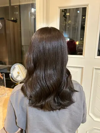 セミロング カラー MAISON ema 🩵笹野 希里香のヘアスタイル